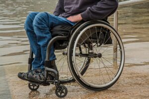 Voyager avec un handicap : les nouveaux défis du logement accessible en France